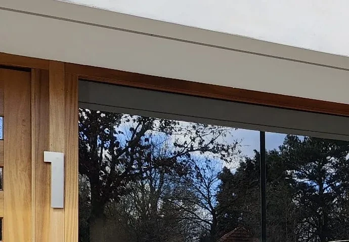 Privacy raamfolie tegen inkijk zonder verlies van daglicht.